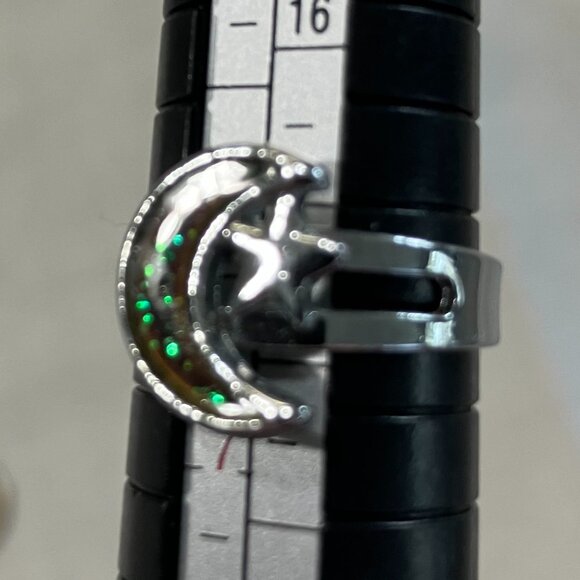 Moon Jewelry - Star and Moon Silver Ring Size 6.5 EUC